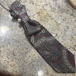 Classic Paisley Silk Tie - Maroon and Navy